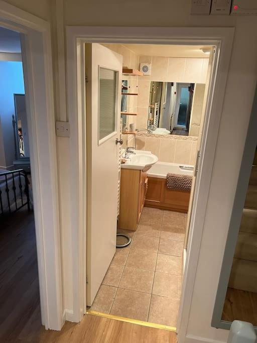 Harbourside 2 Bed Apartment, Bridge Views