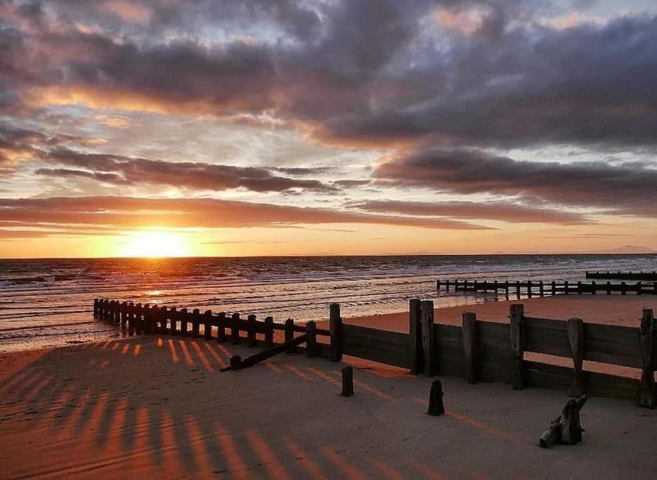 Harbourside 2 Bed Apartment, Bridge Views Barmouth