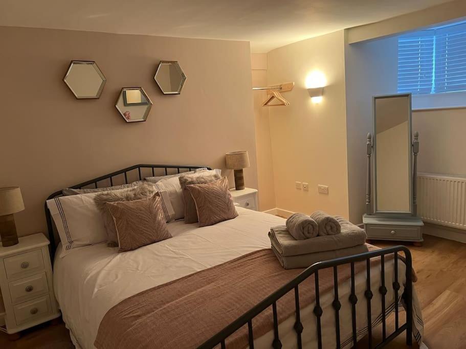 Harbourside 2 Bed Apartment, Bridge Views
